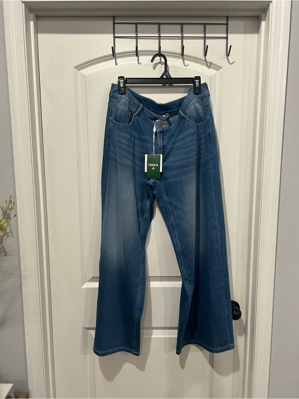 HALARA Women Wide leg Jeans in Medium Blue Wash